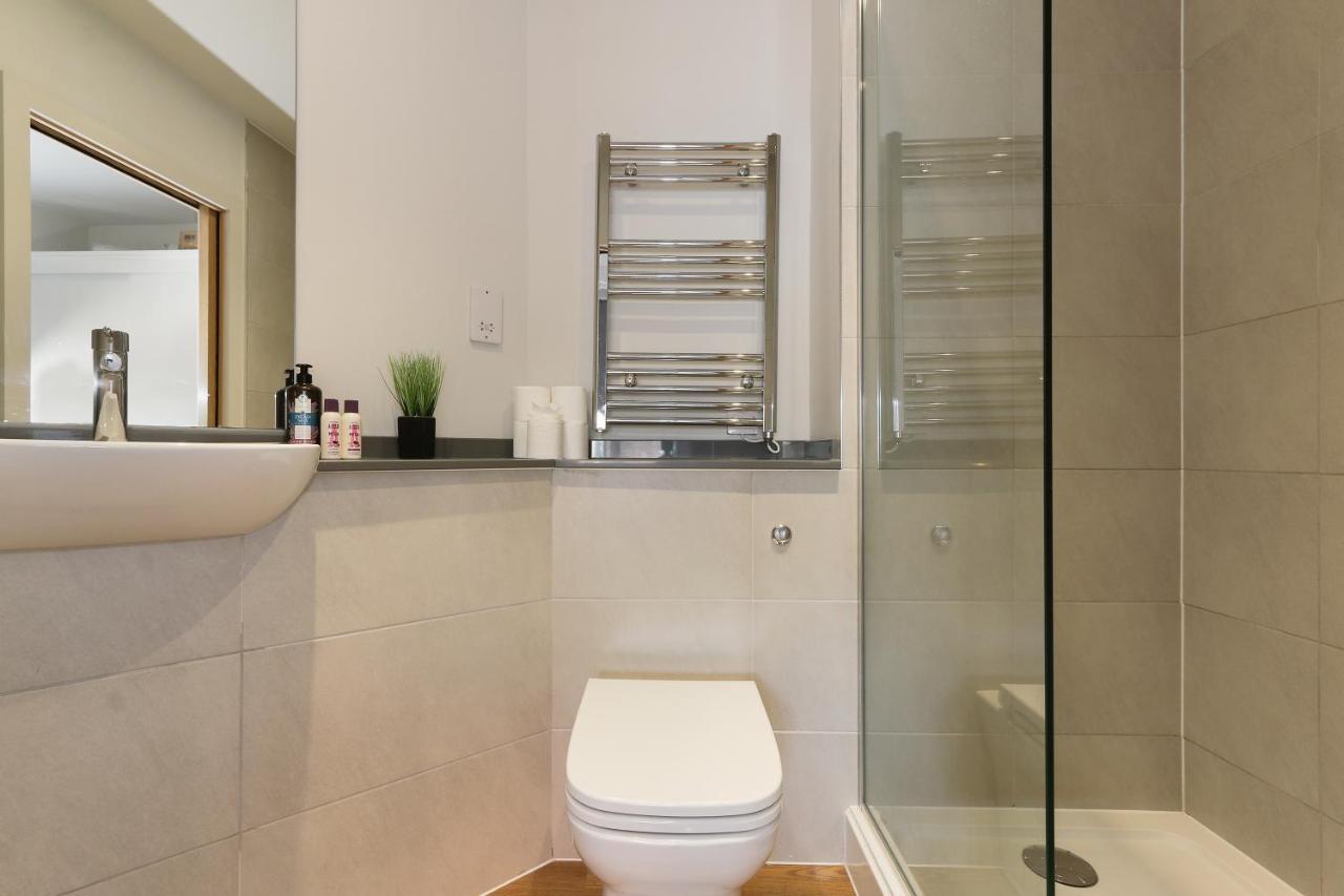 Modern 2-Bed Apartment, Free Parking, City Centre, Netflix & Pet Friendly - Hosted By Stay Host Save Sheffield Exterior foto