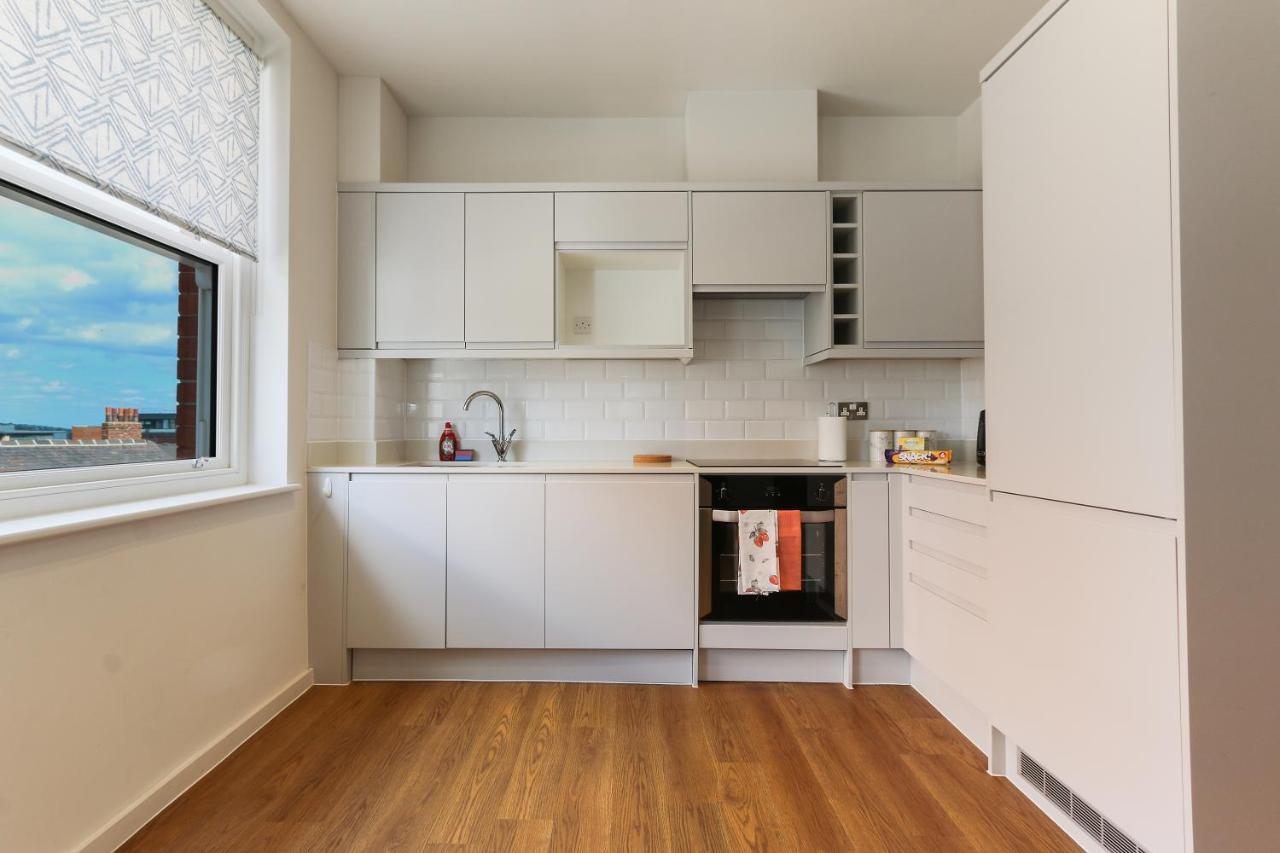 Modern 2-Bed Apartment, Free Parking, City Centre, Netflix & Pet Friendly - Hosted By Stay Host Save Sheffield Exterior foto
